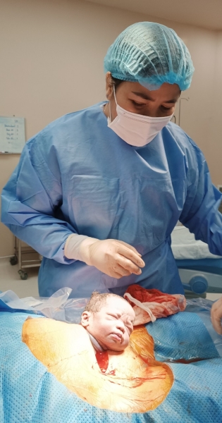 bác sĩ đỡ sanh