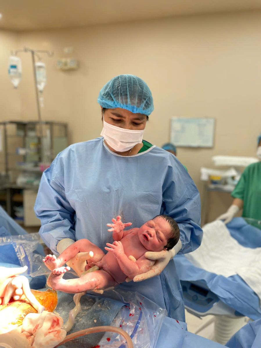 Bác Ngọc đỡ sanh